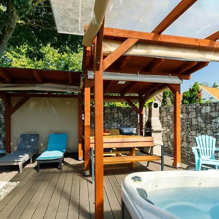 Particia By Interhome * 希欧福克